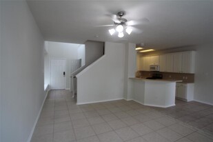 17639 Olympic Park Ln in Humble, TX - Foto de edificio - Building Photo