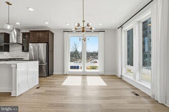 3599 Aster St in Fairfax, VA - Foto de edificio - Building Photo