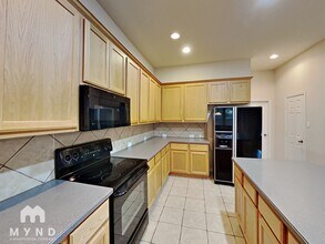24823 White Creek in San Antonio, TX - Building Photo - Building Photo
