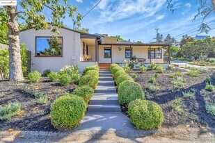 4053 Huntington St in Oakland, CA - Building Photo