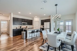 124 Marienfeld Ln in Georgetown, TX - Building Photo - Building Photo