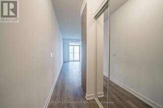 10 Honeycrisp Cres in Vaughan, ON - Building Photo - Building Photo