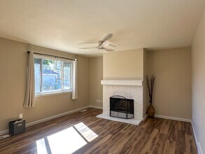 9825 W Walker Pl in Littleton, CO - Building Photo - Building Photo