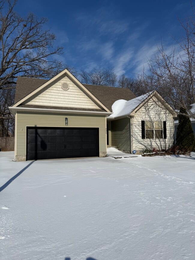 property at 642 Fox Hound Dr