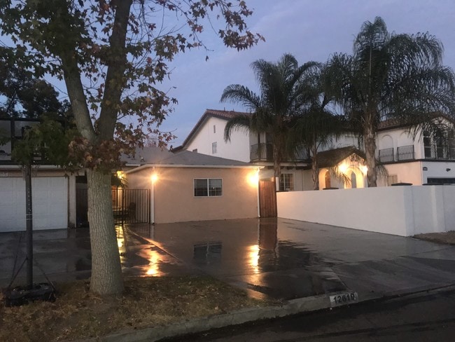 12619 Emelita St, Unit Garden view