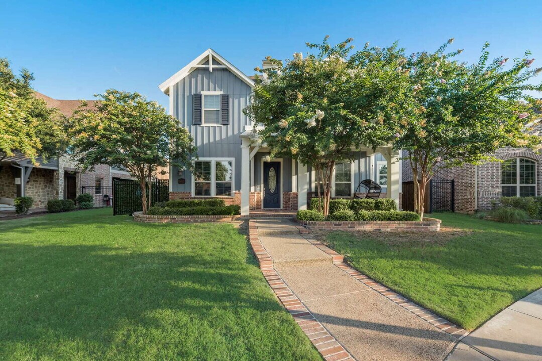 1212 Arrow Park Way in Arlington, TX - Building Photo