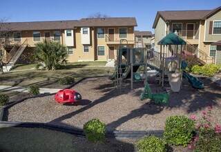 800 Babcock Rd in San Antonio, TX - Foto de edificio - Building Photo