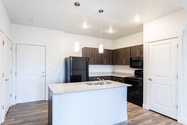 Mill Point in Vineyard, UT - Building Photo - Interior Photo