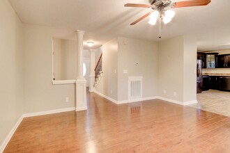 1370 Bruceton Dr in Clarksville, TN - Building Photo - Building Photo