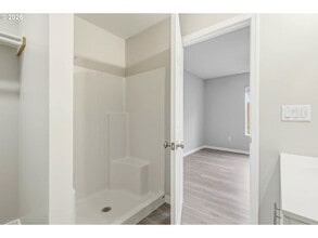 610 N Earl St in Stanfield, OR - Foto de edificio - Building Photo