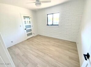 5811 E Surrey Dr in Cave Creek, AZ - Building Photo - Building Photo