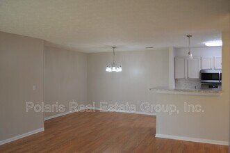 11750 Glenbrook Ct in Carmel, IN - Foto de edificio - Building Photo