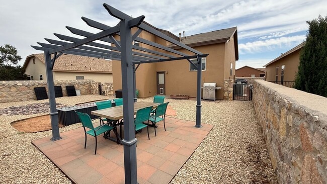 3575 Sierra Del Sol Ave in Las Cruces, NM - Building Photo - Building Photo