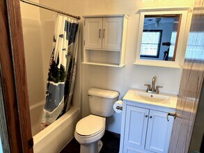 210 E Verona Ave in Verona, WI - Foto de edificio - Building Photo