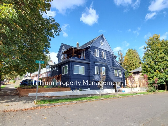 property at 3041 SE Salmon St