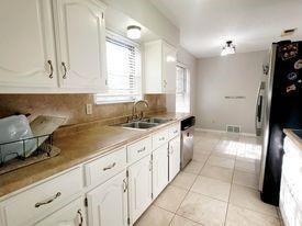 2821 Maydelle Ln in Farmers Branch, TX - Building Photo - Building Photo