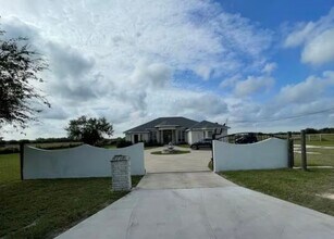 420 W Palm Dr in Edinburg, TX - Building Photo - Building Photo