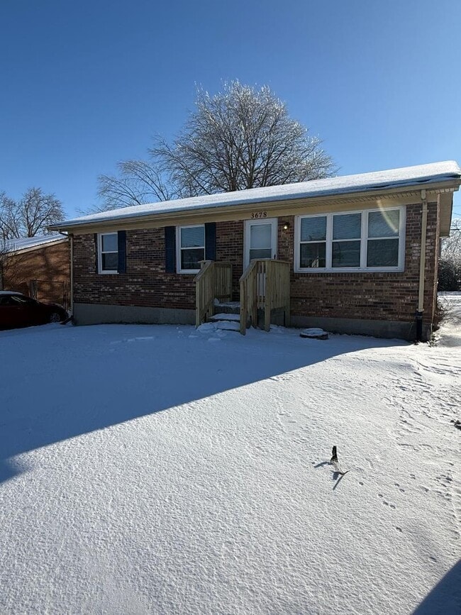 property at 3678 Niagara Dr