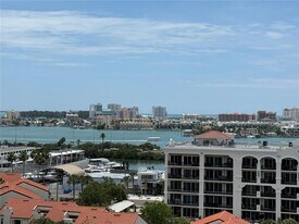 255 Dolphin Point in Clearwater, FL - Building Photo
