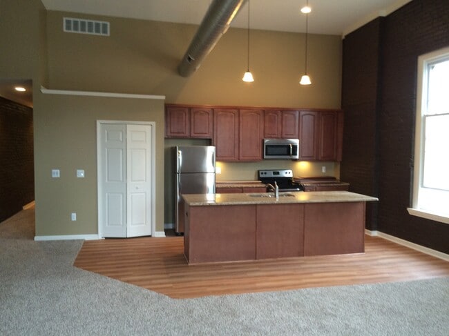 135 S Main St, Unit 135 South Main