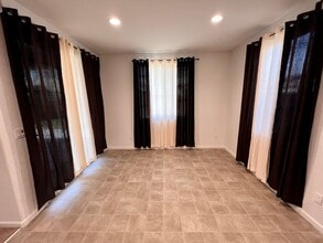 2407 N Stanley Ave in Fresno, CA - Building Photo - Building Photo