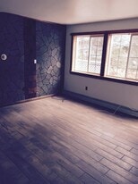 113 Raylinsky Rd, Unit A in Ballston Lake, NY - Building Photo