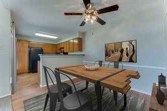 Bardin Oaks in Arlington, TX - Building Photo - Building Photo