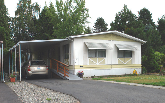 Kennard Mobile Estates in Bothell, WA - Building Photo - Building Photo