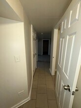 7423 S St Lawrence Ave in Chicago, IL - Foto de edificio - Building Photo