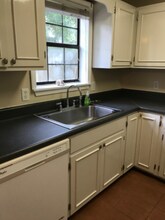 1000 Mallery St Ext in St. Simons Island, GA - Foto de edificio - Building Photo