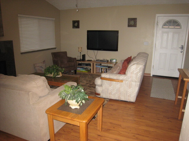 13430 Ebbtide Village in Clearlake Oaks, CA - Building Photo - Building Photo