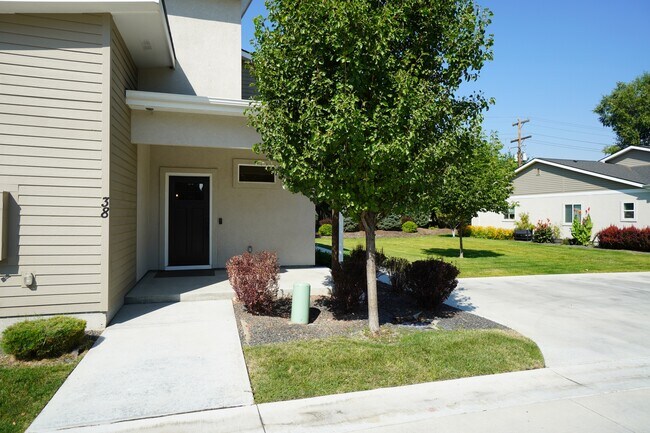 38 E Ranch Dr in Eagle, ID - Building Photo - Building Photo