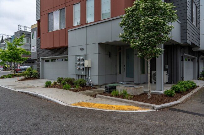 11408 - 11410 117Th Ln Ne in Kirkland, WA - Foto de edificio - Building Photo