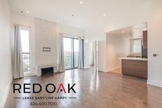 8811 Burton Way in West Hollywood, CA - Foto de edificio - Building Photo