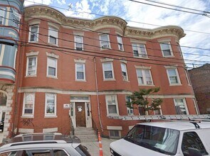 134 Chestnut St, Unit 2F in Chelsea, MA - Foto de edificio - Building Photo