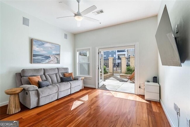property at 870 Inman Vlg Pkwy NE