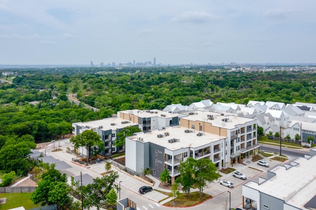 4801 Springdale Rd, Unit 1306 in Austin, TX - Building Photo - Building Photo