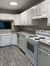 225 Village Ln in Greensboro, NC - Building Photo - Building Photo