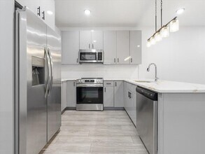 531 32nd St, Unit 405 in Union City, NJ - Foto de edificio - Building Photo