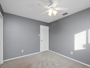 107 Venezia in San Antonio, TX - Building Photo - Building Photo