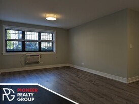 456 W Barry Ave, Unit 104 in Chicago, IL - Building Photo