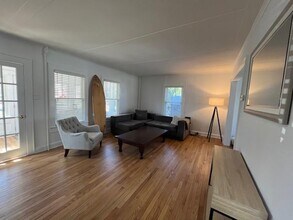 37 Cedar Ave in Islip, NY - Building Photo - Building Photo