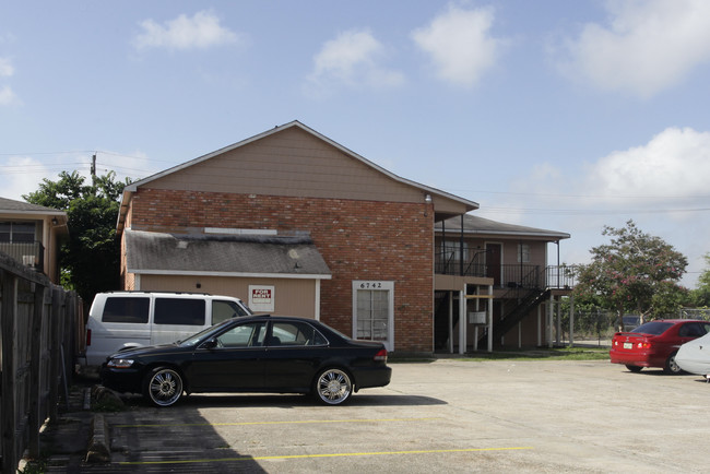 Titian Avenue Apartments in Baton Rouge, LA - Building Photo - Building Photo