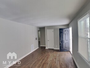 1720 Finchley Dr in Charlotte, NC - Foto de edificio - Building Photo