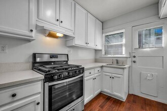 660 Ocean Park Blvd in Santa Monica, CA - Building Photo - Building Photo
