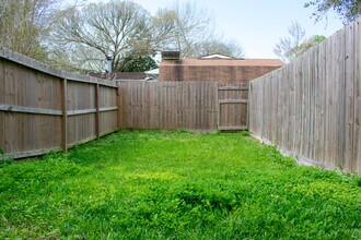 4110 Sevan St in Bacliff, TX - Building Photo - Building Photo