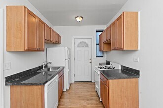 3823 N Fremont St in Chicago, IL - Foto de edificio - Building Photo