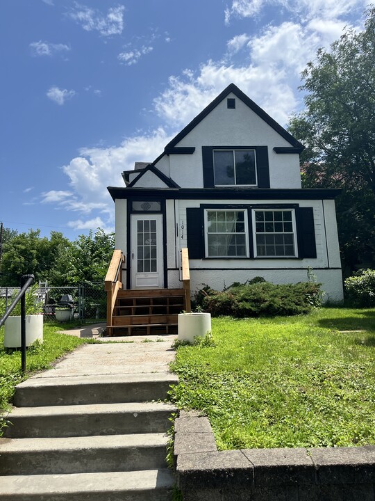 1014 24th Ave SE, Unit 2 in Minneapolis, MN - Foto de edificio