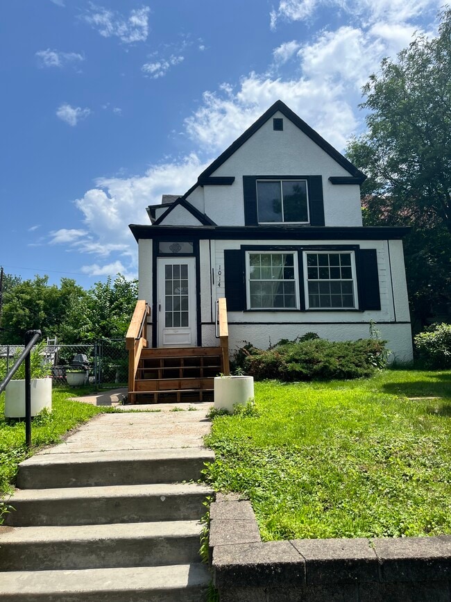 1014 24th Ave SE, Unit 2