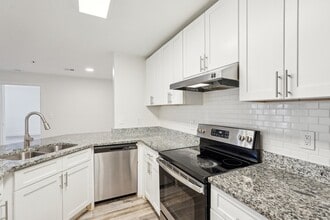 Wesley Hampstead Apartments at Douglasville in Lithia Springs, GA - Foto de edificio - Building Photo